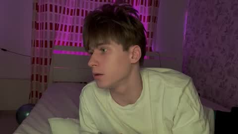 sapph1res online show from March 14, 7:10 pm