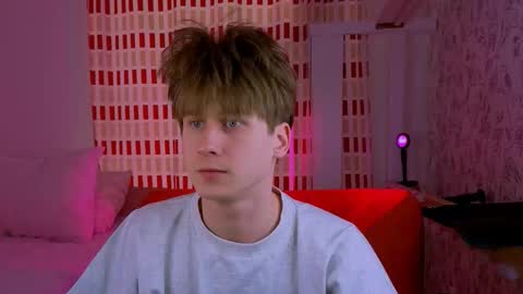 sapph1res online show from March 23, 2:45 pm