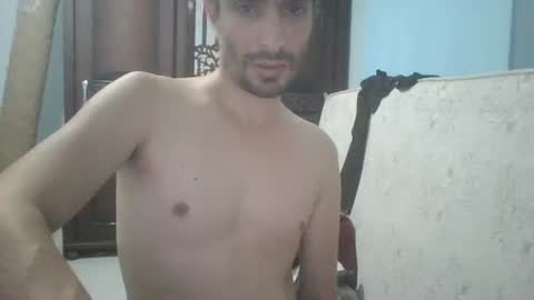 Snapshot of saraclit chatting on January 28, 12:47 am pass kika online show from January 28, 12:47 am