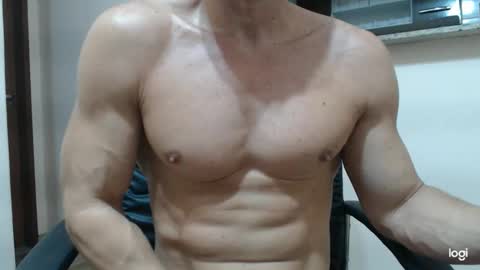 Snapshot of saradorj92 chatting on February 11, 11:01 pm saradorj92 online show from February 11, 11:01 pm