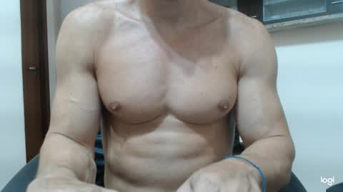 Snapshot of saradorj92 chatting on January 29, 7:04 am saradorj92 online show from January 29, 7:04 am