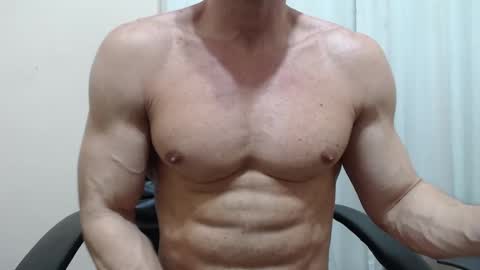 Snapshot of saradorj92 chatting on September 18, 7:32 am saradorj92 online show from September 18, 7:32 am