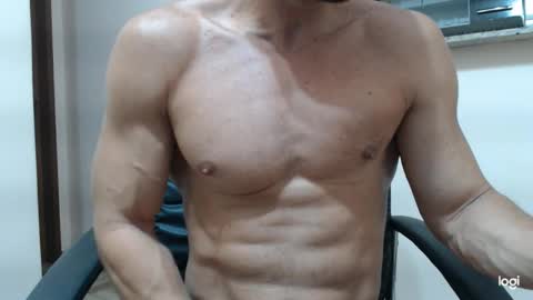 Snapshot of saradorj92 chatting on January 14, 6:02 am saradorj92 online show from January 14, 6:02 am