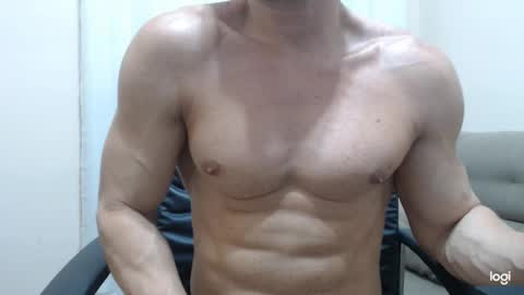 Snapshot of saradorj92 chatting on December 8, 2:49 am saradorj92 online show from December 8, 2:49 am