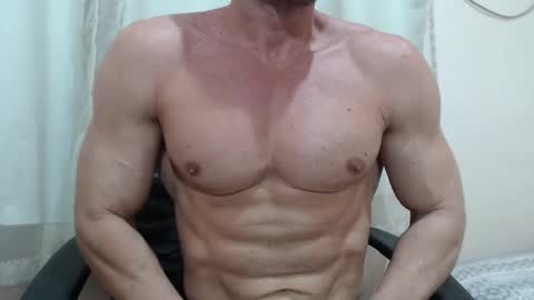 Snapshot of saradorj92 chatting on September 10, 2:43 am saradorj92 online show from September 10, 2:43 am