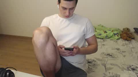 Snapshot of sasha_calvin chatting on September 30, 7:17 pm sasha_calvin online show from September 30, 7:17 pm