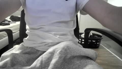 Snapshot of scandi_cock chatting on February 12, 12:37 am scandi_cock online show from February 12, 12:37 am