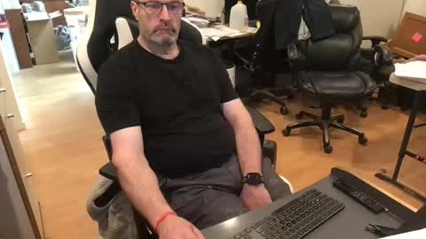 schief6218 online show from March 27, 1:01 pm