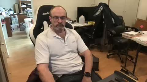 schief6218 online show from March 19, 1:03 pm