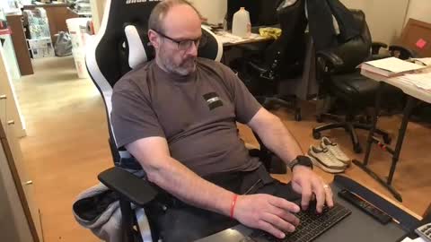 schief6218 online show from March 21, 4:11 pm