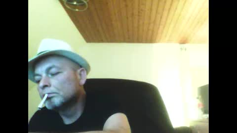 schnibschnab online show from April 5, 12:08 am