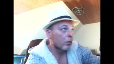 schnibschnab online show from March 16, 5:14 am