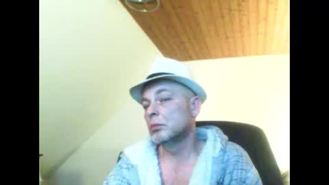 schnibschnab online show from March 24, 8:02 pm