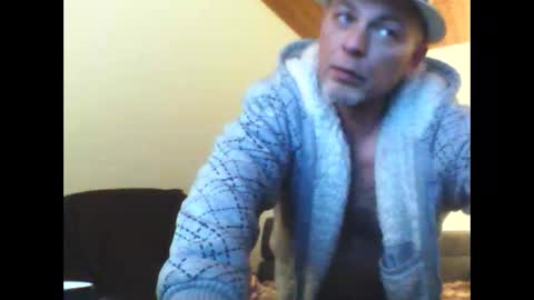 schnibschnab online show from March 21, 2:04 am