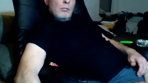 Snapshot of schnibschnab chatting on October 7, 12:26 am schnibschnab online show from October 7, 12:26 am