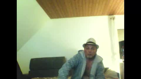 schnibschnab online show from March 27, 8:26 am