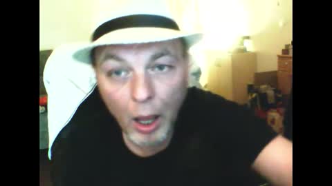 schnibschnab online show from March 12, 2:41 am