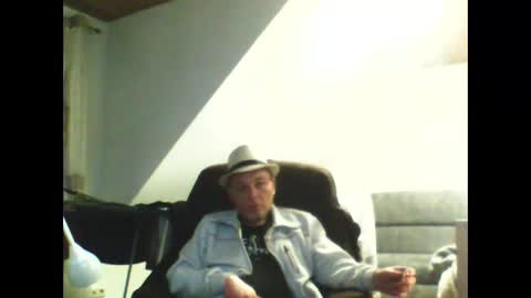 schnibschnab online show from March 16, 5:44 am