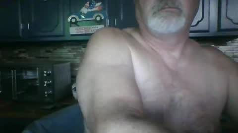 Snapshot of scidick1060b chatting on September 18, 5:42 am scidick1060b online show from September 18, 5:42 am