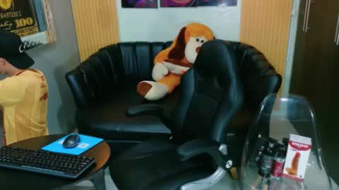 Snapshot of scott_fosterx chatting on October 13, 2:01 pm scott fosterx online show from October 13, 2:01 pm