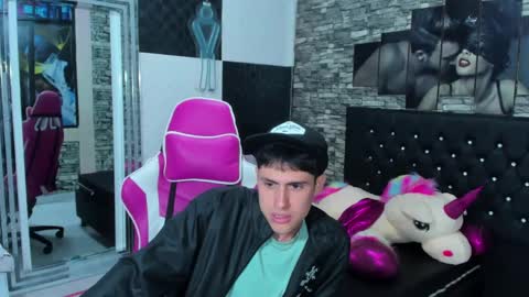 Snapshot of scott_fosterx chatting on September 24, 12:14 pm scott fosterx online show from September 24, 12:14 pm