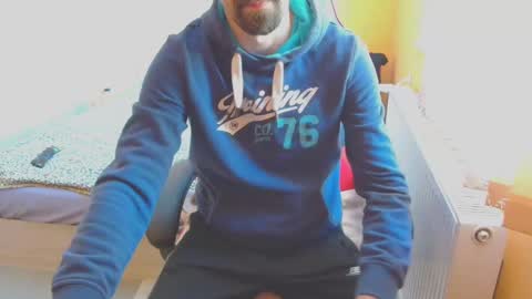 Snapshot of scotty_98 chatting on January 4, 1:21 pm scotty_98 online show from January 4, 1:21 pm
