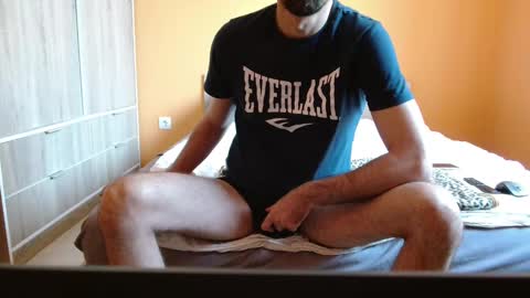 Snapshot of scotty_98 chatting on February 3, 9:52 am scotty_98 online show from February 3, 9:52 am