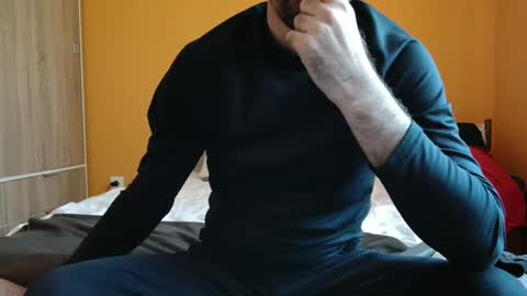 Snapshot of scotty_98 chatting on December 25, 12:37 pm scotty_98 online show from December 25, 12:37 pm