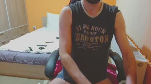 Snapshot of scotty_98 chatting on February 7, 10:30 pm scotty_98 online show from February 7, 10:30 pm