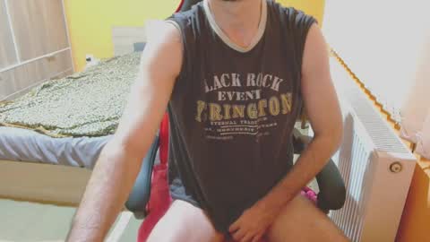 Snapshot of scotty_98 chatting on January 25, 8:21 pm scotty_98 online show from January 25, 8:21 pm