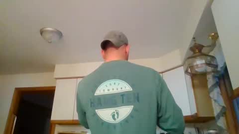 Snapshot of scottydoesntknow0 chatting on December 20, 10:11 pm scottydoesntknow0 online show from December 20, 10:11 pm