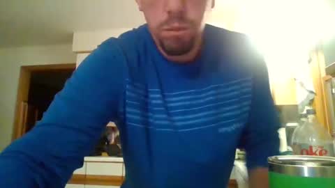 Snapshot of scottydoesntknow0 chatting on December 7, 11:23 pm scottydoesntknow0 online show from December 7, 11:23 pm