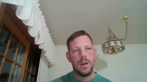 Snapshot of scottydoesntknow0 chatting on December 6, 5:53 am scottydoesntknow0 online show from December 6, 5:53 am