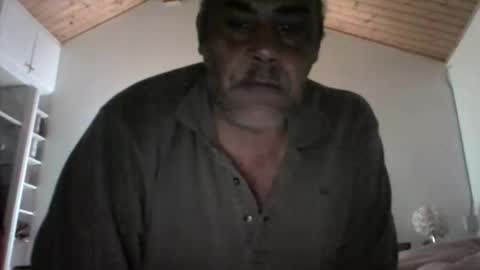 Snapshot of scubi007 chatting on September 28, 9:57 pm scubi007 online show from September 28, 9:57 pm