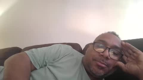 Snapshot of sdblkmale2131 chatting on September 9, 10:19 pm sdblkmale2131 online show from September 9, 10:19 pm