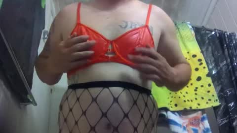 Snapshot of sdraftt45 chatting on October 8, 9:08 pm Arin online show from October 8, 9:08 pm