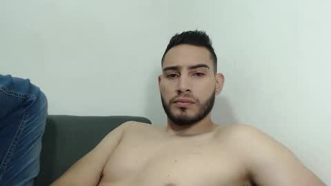 Snapshot of seank_noszka chatting on January 4, 2:35 pm seank_noszka online show from January 4, 2:35 pm