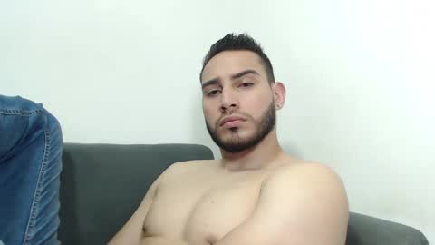 Snapshot of seank_noszka chatting on January 27, 9:55 pm seank_noszka online show from January 27, 9:55 pm