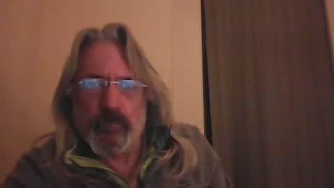 Snapshot of seantheflyer chatting on December 7, 1:04 am seantheflyer online show from December 7, 1:04 am
