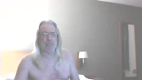 Snapshot of seantheflyer chatting on February 5, 1:04 am seantheflyer online show from February 5, 1:04 am