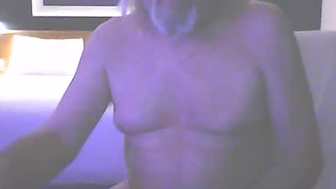 Snapshot of seantheflyer chatting on December 20, 12:52 am seantheflyer online show from December 20, 12:52 am