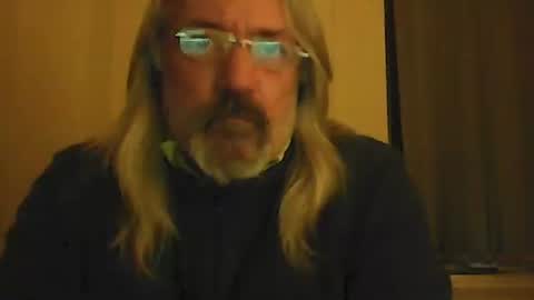 Snapshot of seantheflyer chatting on December 4, 12:08 am seantheflyer online show from December 4, 12:08 am