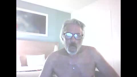 Snapshot of seantheflyer chatting on September 8, 8:30 pm seantheflyer online show from September 8, 8:30 pm