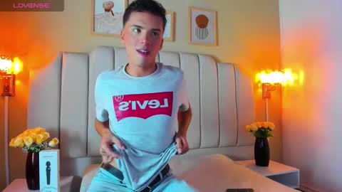 Sean online show from October 24, 4:36 am