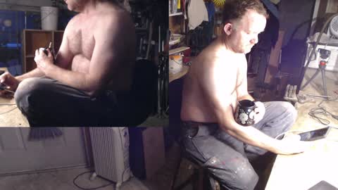 Snapshot of seattlemanwhore chatting on December 29, 3:57 pm Seattlemanwhore online show from December 29, 3:57 pm