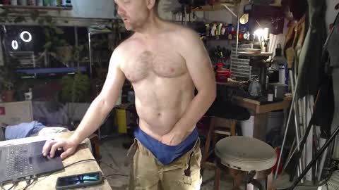 Snapshot of seattlemanwhore chatting on October 20, 2:21 pm Seattlemanwhore online show from October 20, 2:21 pm