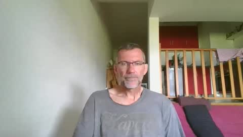seb846894 online show from May 17, 8:32 am