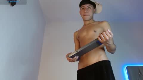 sebas_fire4 online show from March 12, 11:34 pm