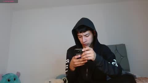 sebas_fire4 online show from May 12, 7:06 am