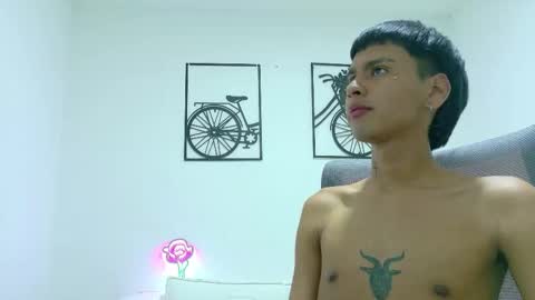 sebas_lover_ online show from October 29, 9:18 pm